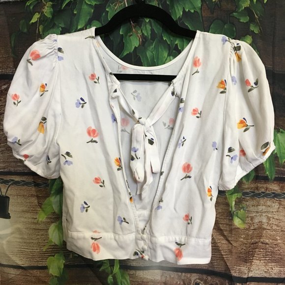 💐White Floral Crop Top, Puff Sleeve, Cottagecore - Picture 9 of 9